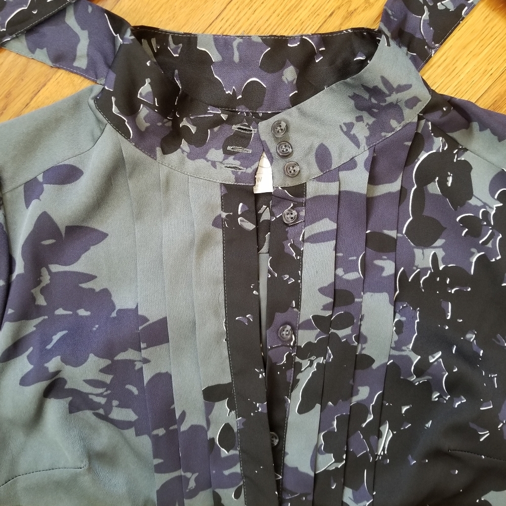 Jessica Simpson Tie Neck Floral Shift Dress - Picture 5 of 10